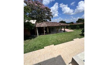 VENDO HERMOSA FINCA TURISTICA EN MORELIA RISARALDA