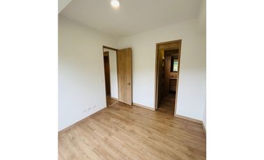 Aparta estudio en Urbanización cerrada El Retiro