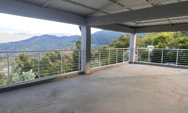 Se vende casa en medio dapa gualandayes de lujo