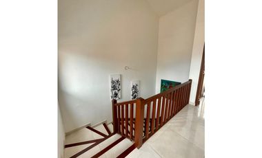 ZS-1070 Casa en venta, La mesa