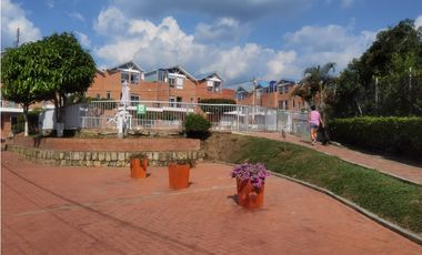 ZS-1070 Casa en venta, La mesa