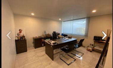 Venta de casa en condominio en Lomas de Tecamachalco , con acabados de lujo