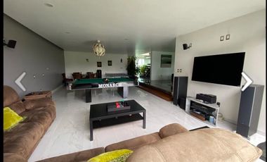 Venta de casa en condominio en Lomas de Tecamachalco , con acabados de lujo