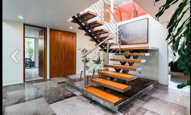 Venta de casa en condominio en Lomas de Tecamachalco , con acabados de lujo