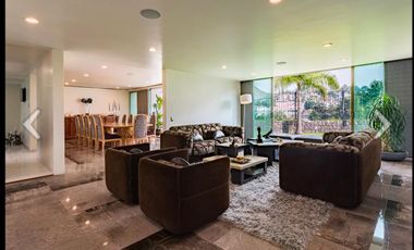 Venta de casa en condominio en Lomas de Tecamachalco , con acabados de lujo