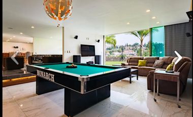 Venta de casa en condominio en Lomas de Tecamachalco , con acabados de lujo