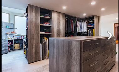 Venta de casa en condominio en Lomas de Tecamachalco , con acabados de lujo