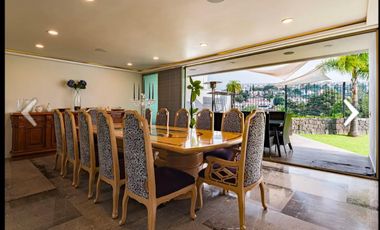 Venta de casa en condominio en Lomas de Tecamachalco , con acabados de lujo