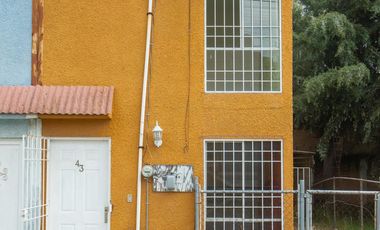 VENTA DE CASA EN CONDOMINIO EN FRACC. SAN NICOLAS EN ZINACANTEPEC