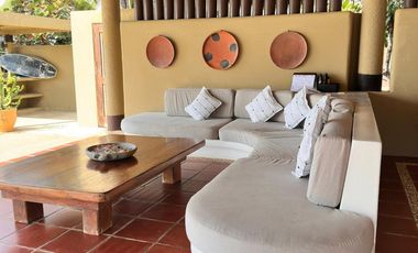 Casa en venta frente a playa ventanilla en Puerto Escondido, Oaxaca