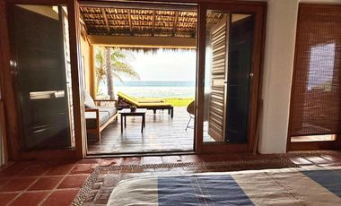 Casa en venta frente a playa ventanilla en Puerto Escondido, Oaxaca