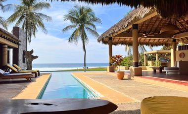 Casa en venta frente a playa ventanilla en Puerto Escondido, Oaxaca