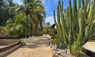 Casa en venta frente a playa ventanilla en Puerto Escondido, Oaxaca