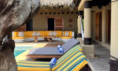 Casa en venta frente a playa ventanilla en Puerto Escondido, Oaxaca