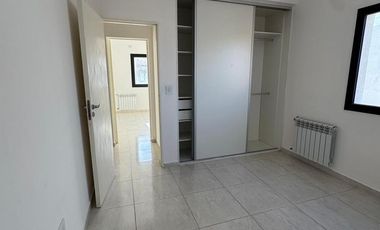 DUPLEX EN VENTA- FERNANDEZ ORO- CATRIEL 1055