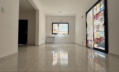 DUPLEX EN VENTA- FERNANDEZ ORO- CATRIEL 1055