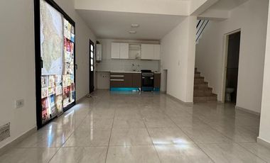 DUPLEX EN VENTA- FERNANDEZ ORO- CATRIEL 1055