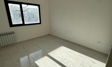 DUPLEX EN VENTA- FERNANDEZ ORO- CATRIEL 1055