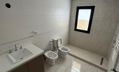 DUPLEX EN VENTA- FERNANDEZ ORO- CATRIEL 1055