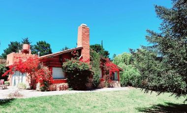 Casa en venta - 5 Dormitorios 2 Baños - Mar del Plata