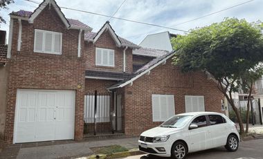 Impecable Casa de 5 ambientes  en Olivos!!!