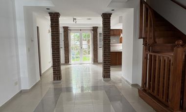 Impecable Casa de 5 ambientes  en Olivos!!!