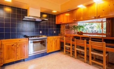 CERRADA DE CUMBRES DE ACULTZINGO, Espectacular casa en exclusiva calle cerrada.