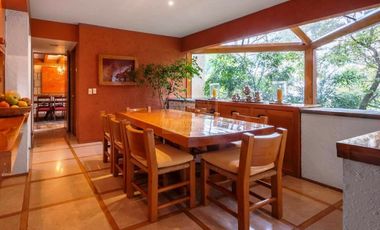 CERRADA DE CUMBRES DE ACULTZINGO, Espectacular casa en exclusiva calle cerrada.