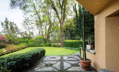 CERRADA DE CUMBRES DE ACULTZINGO, Espectacular casa en exclusiva calle cerrada.