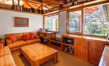 CERRADA DE CUMBRES DE ACULTZINGO, Espectacular casa en exclusiva calle cerrada.