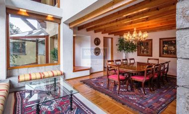 CERRADA DE CUMBRES DE ACULTZINGO, Espectacular casa en exclusiva calle cerrada.