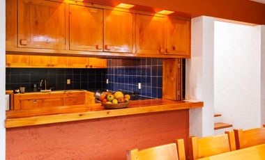 CERRADA DE CUMBRES DE ACULTZINGO, Espectacular casa en exclusiva calle cerrada.