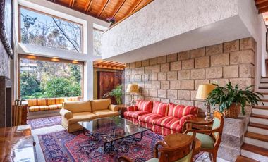 CERRADA DE CUMBRES DE ACULTZINGO, Espectacular casa en exclusiva calle cerrada.