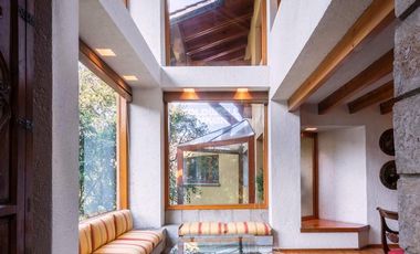 CERRADA DE CUMBRES DE ACULTZINGO, Espectacular casa en exclusiva calle cerrada.