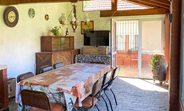 ALQUILER TEMPORARIO - Chalet 5 ambientes, a 7 cuadras de la costa - 7 plazas.