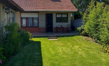 ALQUILER TEMPORARIO - Chalet 5 ambientes, a 7 cuadras de la costa - 7 plazas.