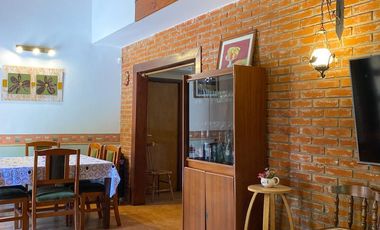 ALQUILER TEMPORARIO - Chalet 5 ambientes, a 7 cuadras de la costa - 7 plazas.