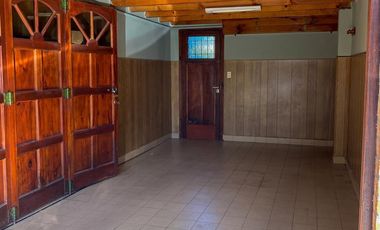 ALQUILER TEMPORARIO - Chalet 5 ambientes, a 7 cuadras de la costa - 7 plazas.