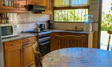 ALQUILER TEMPORARIO - Chalet 5 ambientes, a 7 cuadras de la costa - 7 plazas.