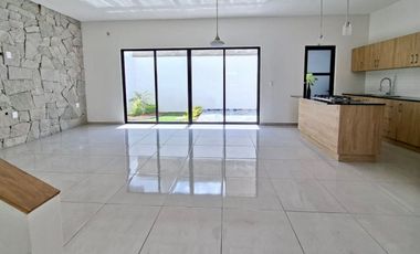 Casa en Venta en Real de Comala Colima de 4 Recámaras con Jardín Terraza