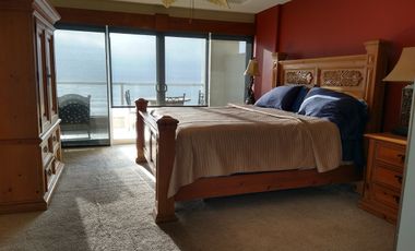 Hogar Costero de 3 Recámaras con Vista al Mar y Amenidades Premium