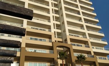 Hogar Costero de 3 Recámaras con Vista al Mar y Amenidades Premium