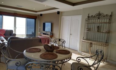 Hogar Costero de 3 Recámaras con Vista al Mar y Amenidades Premium