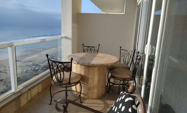 Hogar Costero de 3 Recámaras con Vista al Mar y Amenidades Premium