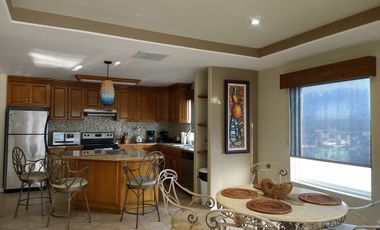 Hogar Costero de 3 Recámaras con Vista al Mar y Amenidades Premium