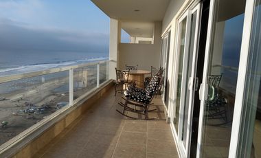 Hogar Costero de 3 Recámaras con Vista al Mar y Amenidades Premium