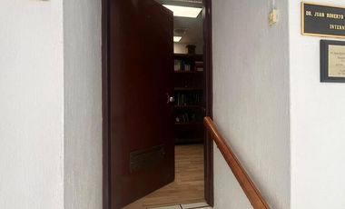 Consultorio en renta o venta Monraz