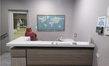 Se alquila galera con oficinas y Paneles solares