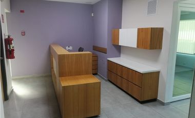 Se alquila galera con oficinas y Paneles solares