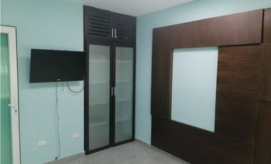 Se alquila galera con oficinas y Paneles solares